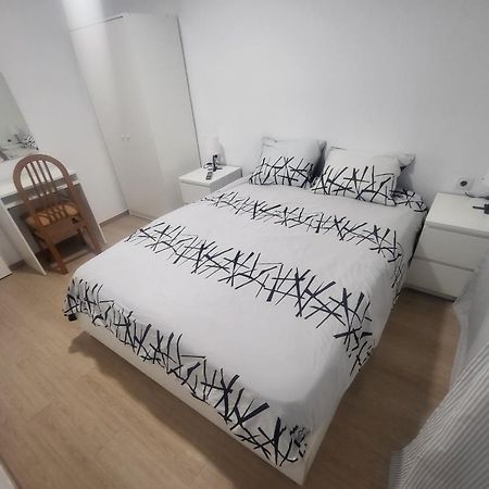 Habitaciones Con Bano Compartido En Bonito Apartamento En Badalona Eksteriør billede