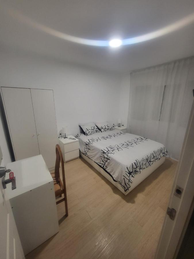 Habitaciones Con Bano Compartido En Bonito Apartamento En Badalona Eksteriør billede